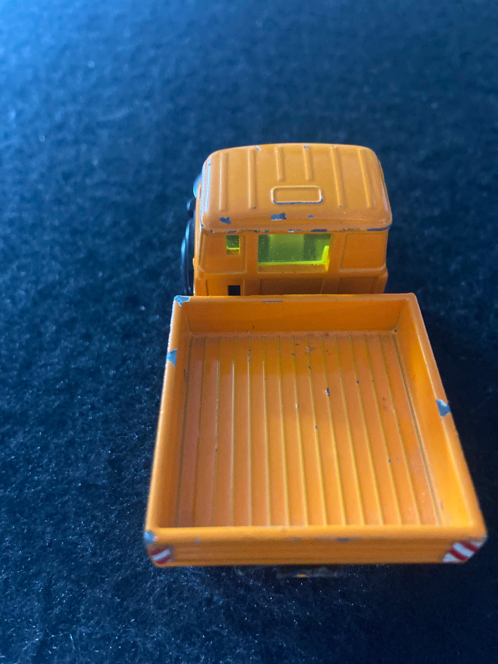 Upcycling Flaschenöffner aus bespielten Spielzeugauto...Unimog