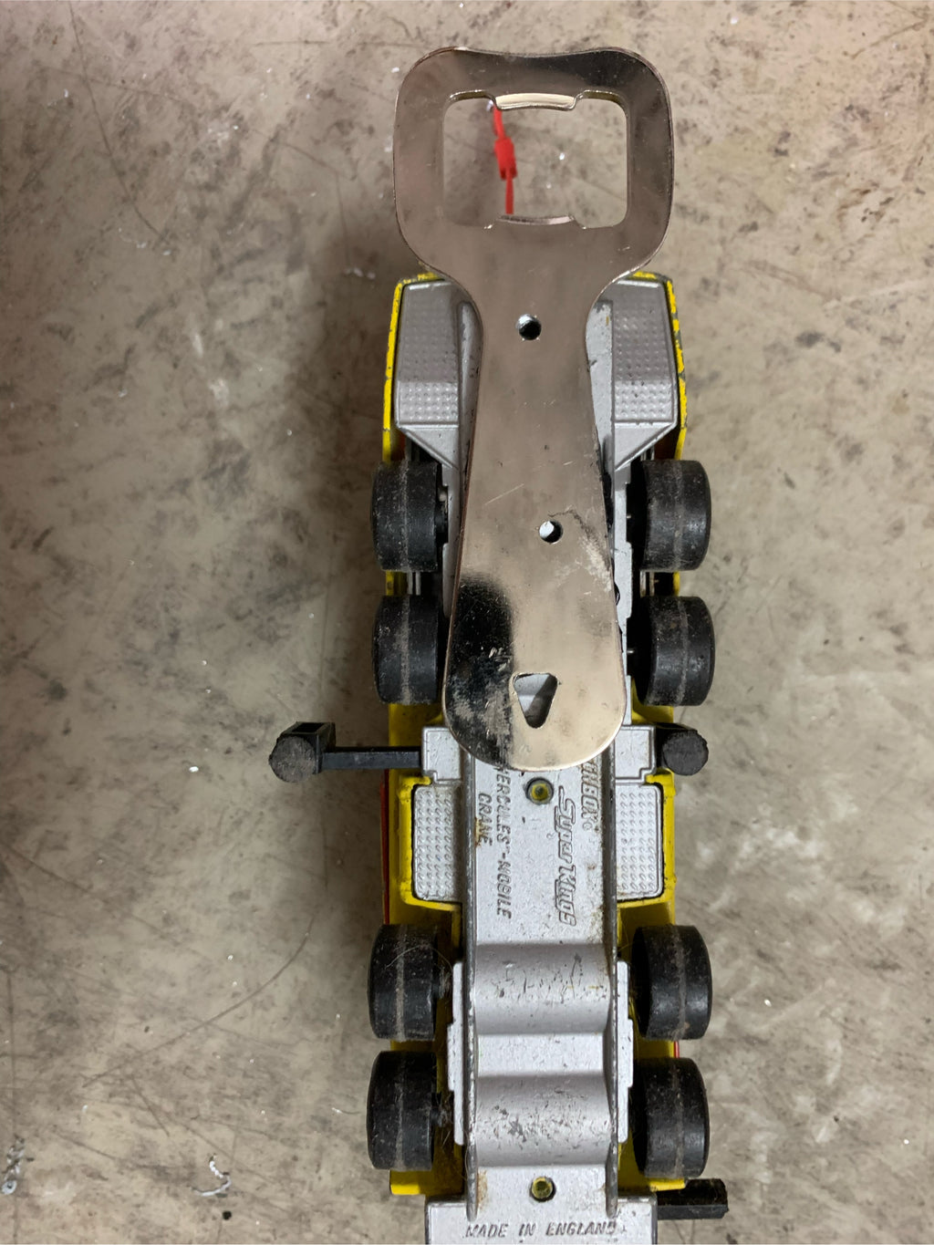 Flaschenöffner groß aus Autokran Modellauto...für handfeste Kumpels