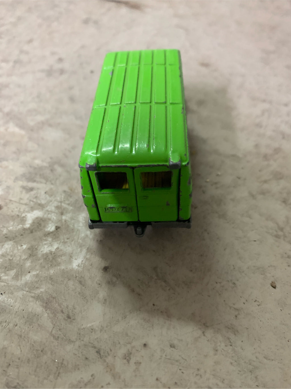 Flaschenöffner aus bespielten Spielzeugauto...VW LT...mit Magnet