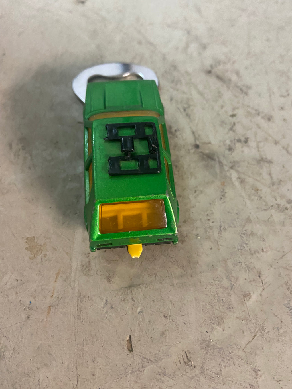 Flaschenöffner aus bespielten Spielzeugauto...Golf 1