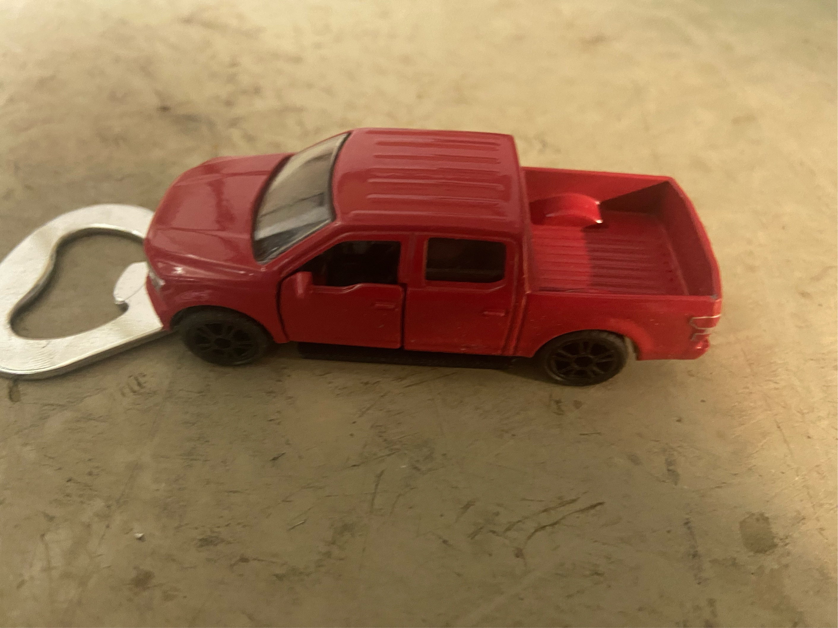 Flaschenöffner aus bespielten Spielzeugauto...Ford F150