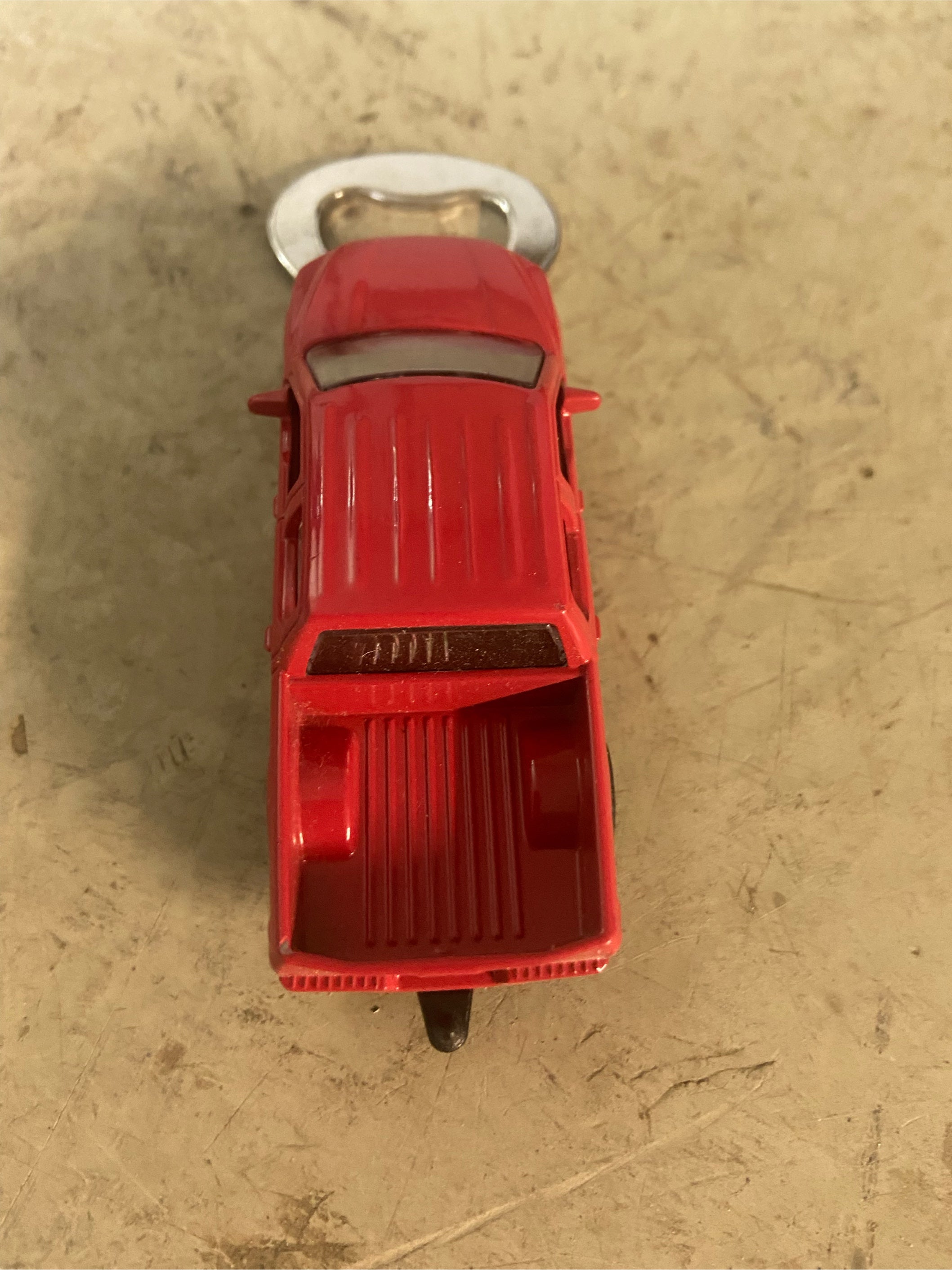 Flaschenöffner aus bespielten Spielzeugauto...Ford F150