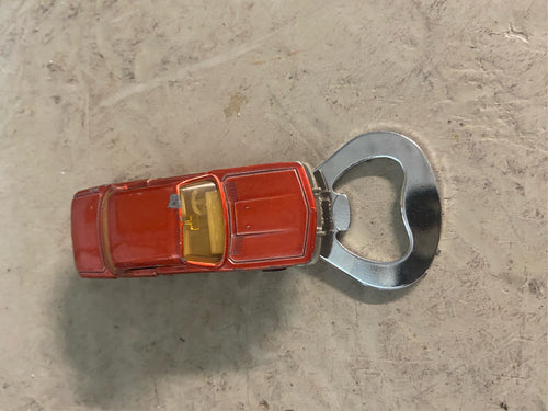 Flaschenöffner aus bespielten Spielzeugauto...BMW 3.0CS