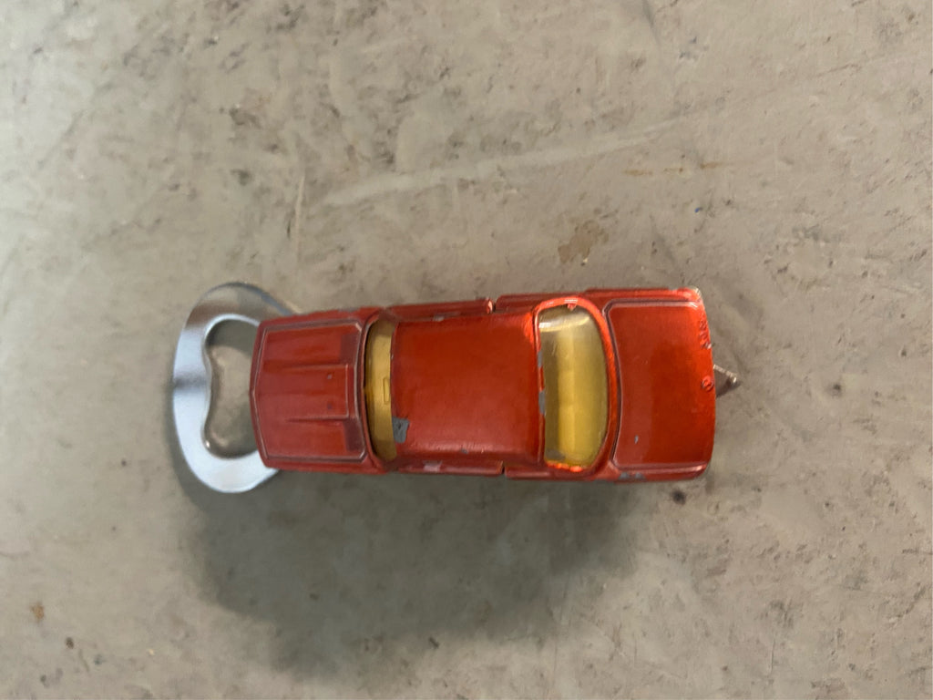 Flaschenöffner aus bespielten Spielzeugauto...BMW 3.0CS