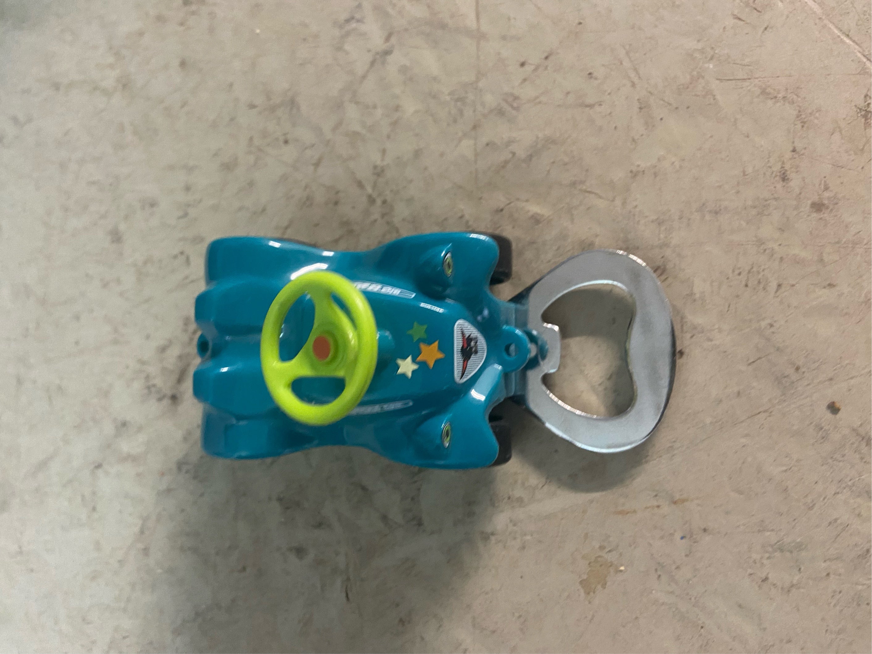Flaschenöffner aus bespielten Spielzeugauto...Bobby Car